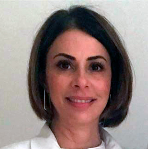 Dra. Adriana Corrales